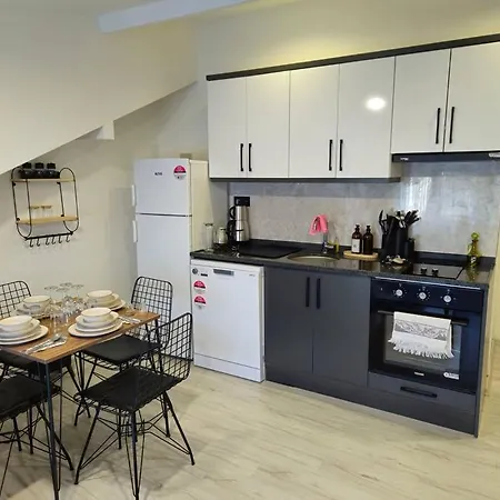 Apartment Riverside Suits- 6 Ile Evinizde Gibi Fethiye